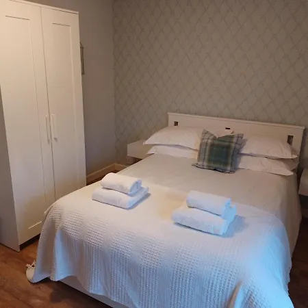 52 Trafalgar Road Скарборо